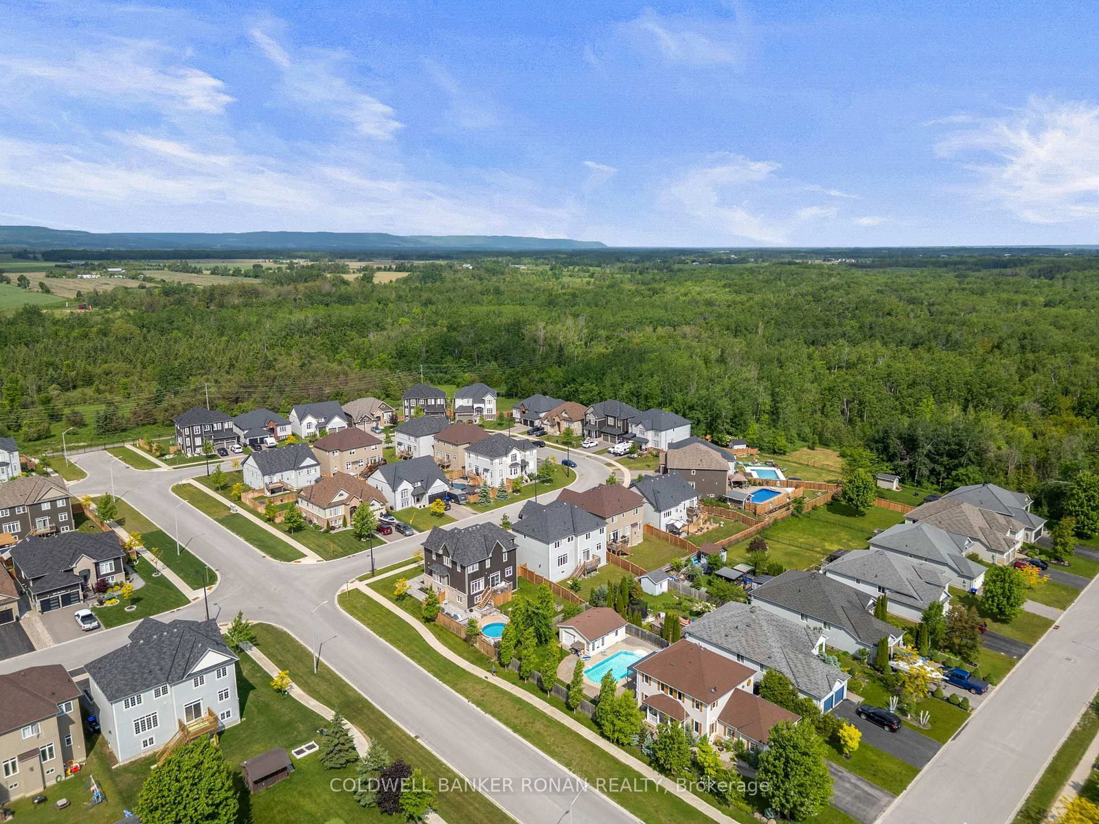 Detached House for sale at 203 Roy Drive, Clearview, Ontario, L0M 1S0 - Stayner - MLS: S12835368