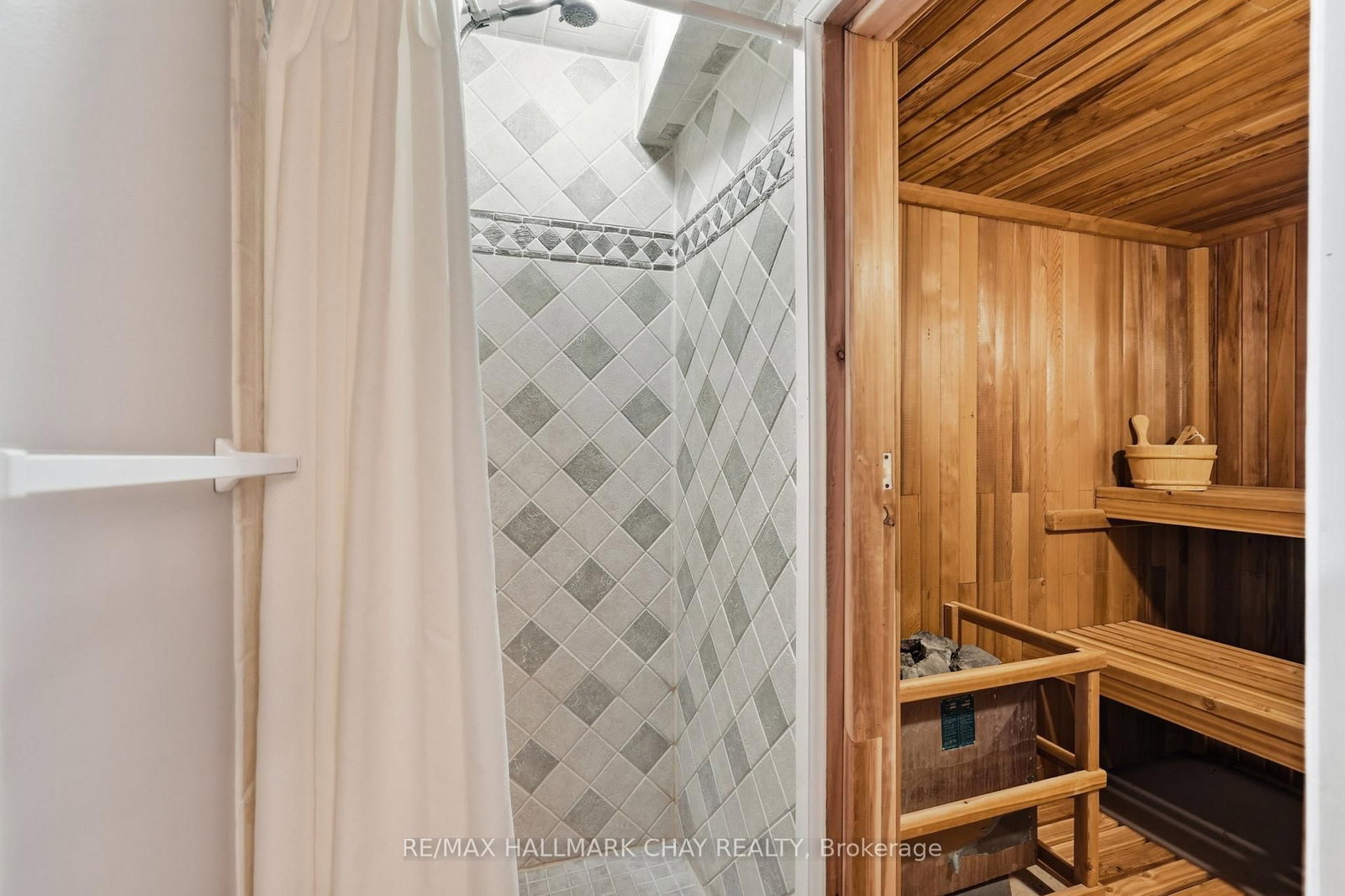 Detached House for sale at 9 Grasett Crescent, Barrie, Ontario, L4N 6Z8 - West Bayfield - MLS: S12837102