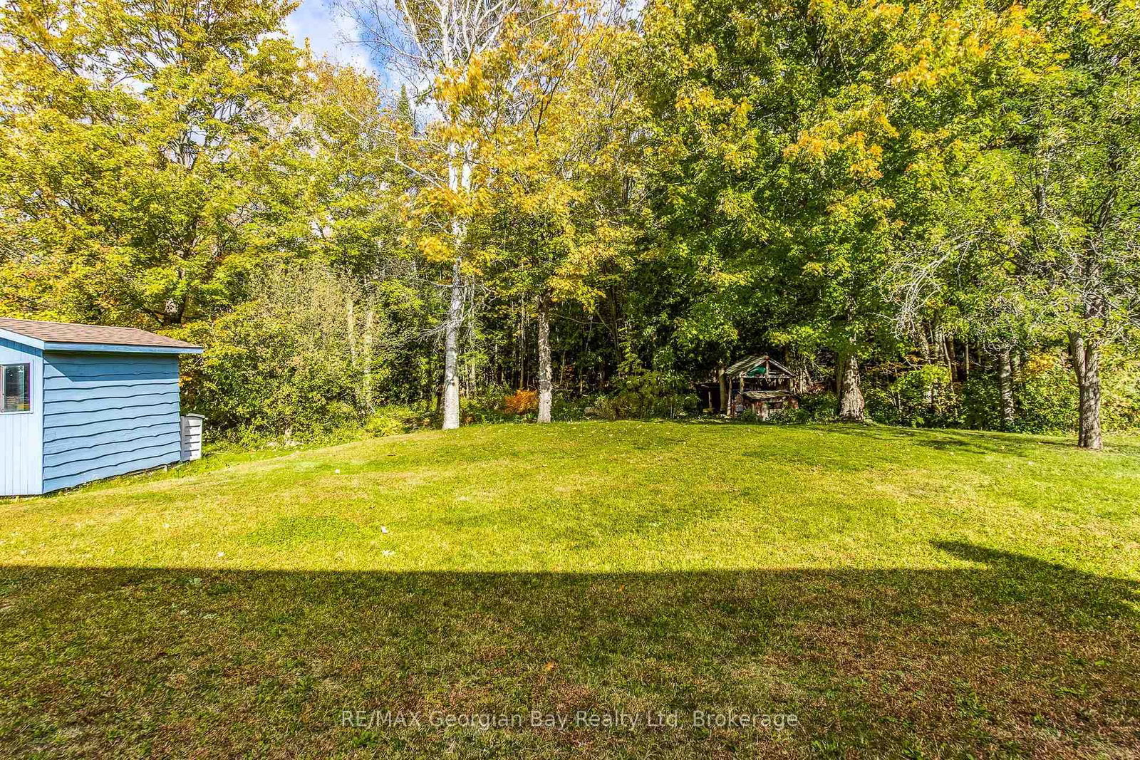 Detached House for sale at 69 Albert Avenue, Tiny, Ontario, L0L 2J0 - Rural Tiny - MLS: S12839214