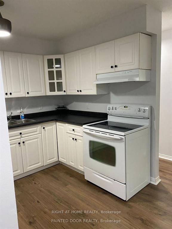 212 - 126 Bell Farm Rd, Barrie, L4M 6J3 | Image 3