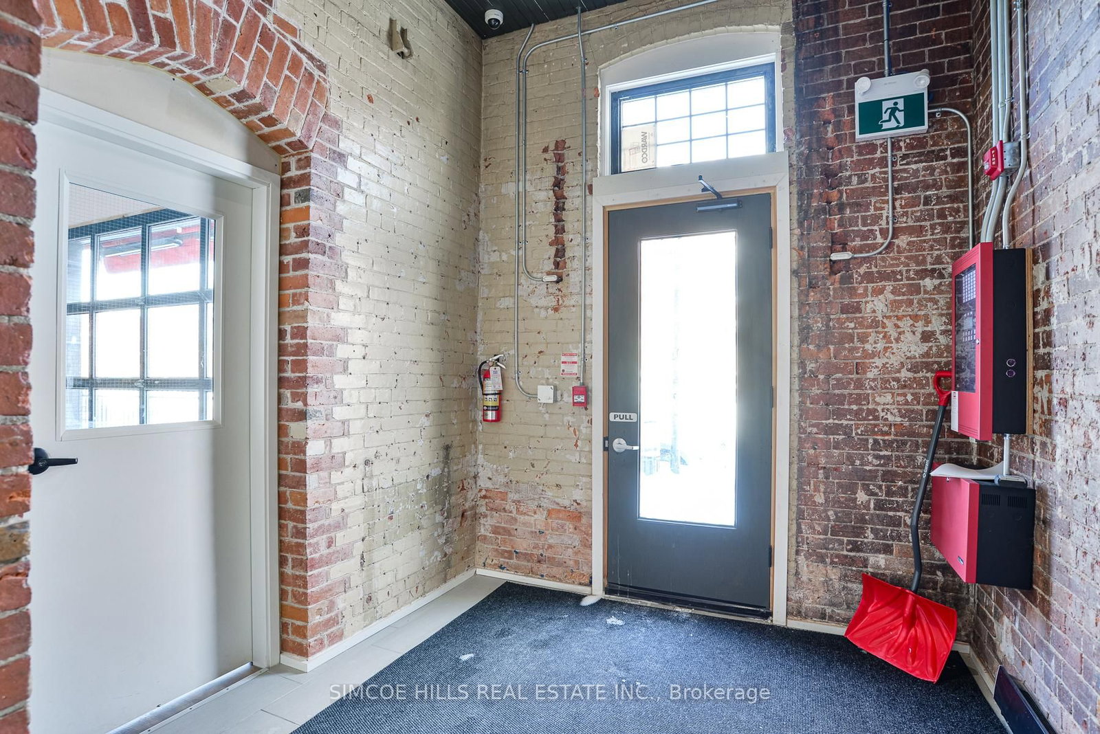 27 Peter Street - Photo 2