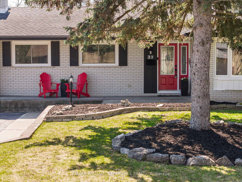 27 Ottaway Ave, Barrie, L4M 2W6 | Image 3