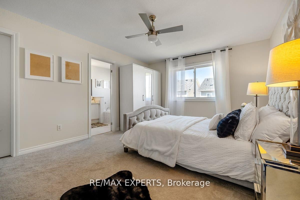 Detached House for sale at 10 Snowden Avenue, Barrie, Ontario, L4M 7H3 - Innis-Shore - MLS: S12843112