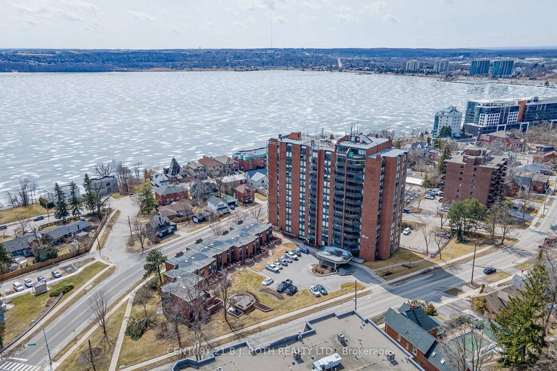 301 - 181 Collier St, Barrie, L4M 5L6 | Image 2