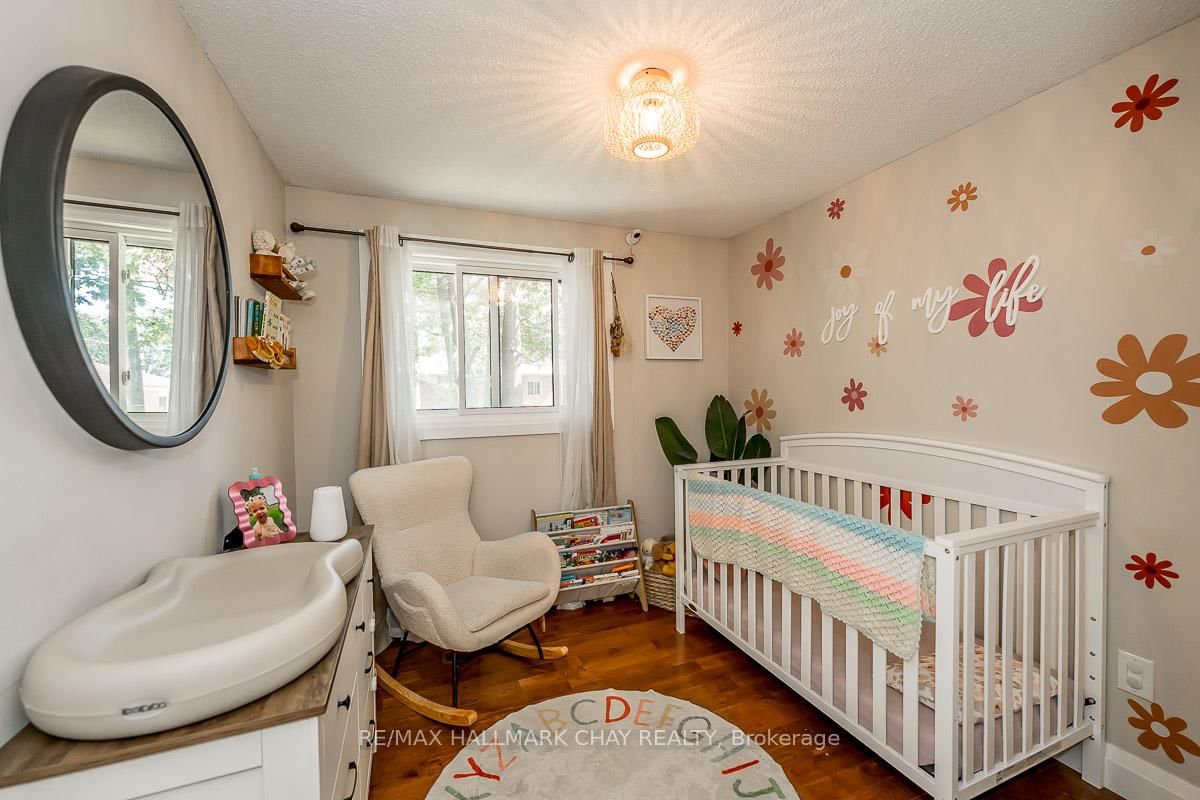 Detached House for sale at 29 Shaw Crescent, Barrie, Ontario, L4N 4Z3 - Letitia Heights - MLS: S12845080