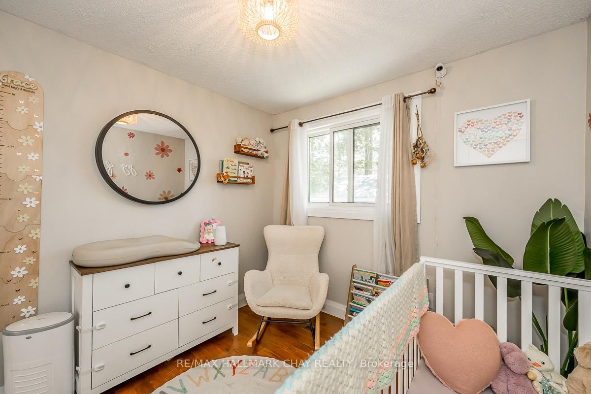 Detached House for sale at 29 Shaw Crescent, Barrie, Ontario, L4N 4Z3 - Letitia Heights - MLS: S12845080