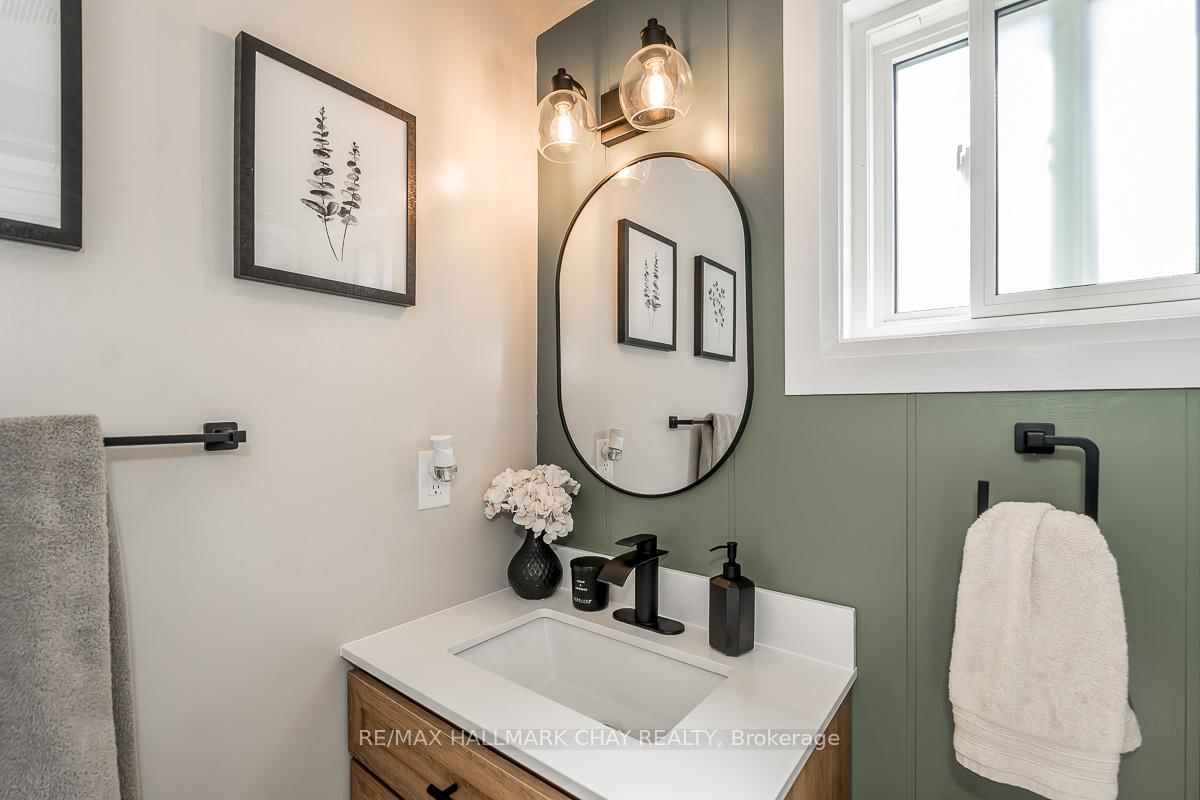 Detached House for sale at 29 Shaw Crescent, Barrie, Ontario, L4N 4Z3 - Letitia Heights - MLS: S12845080