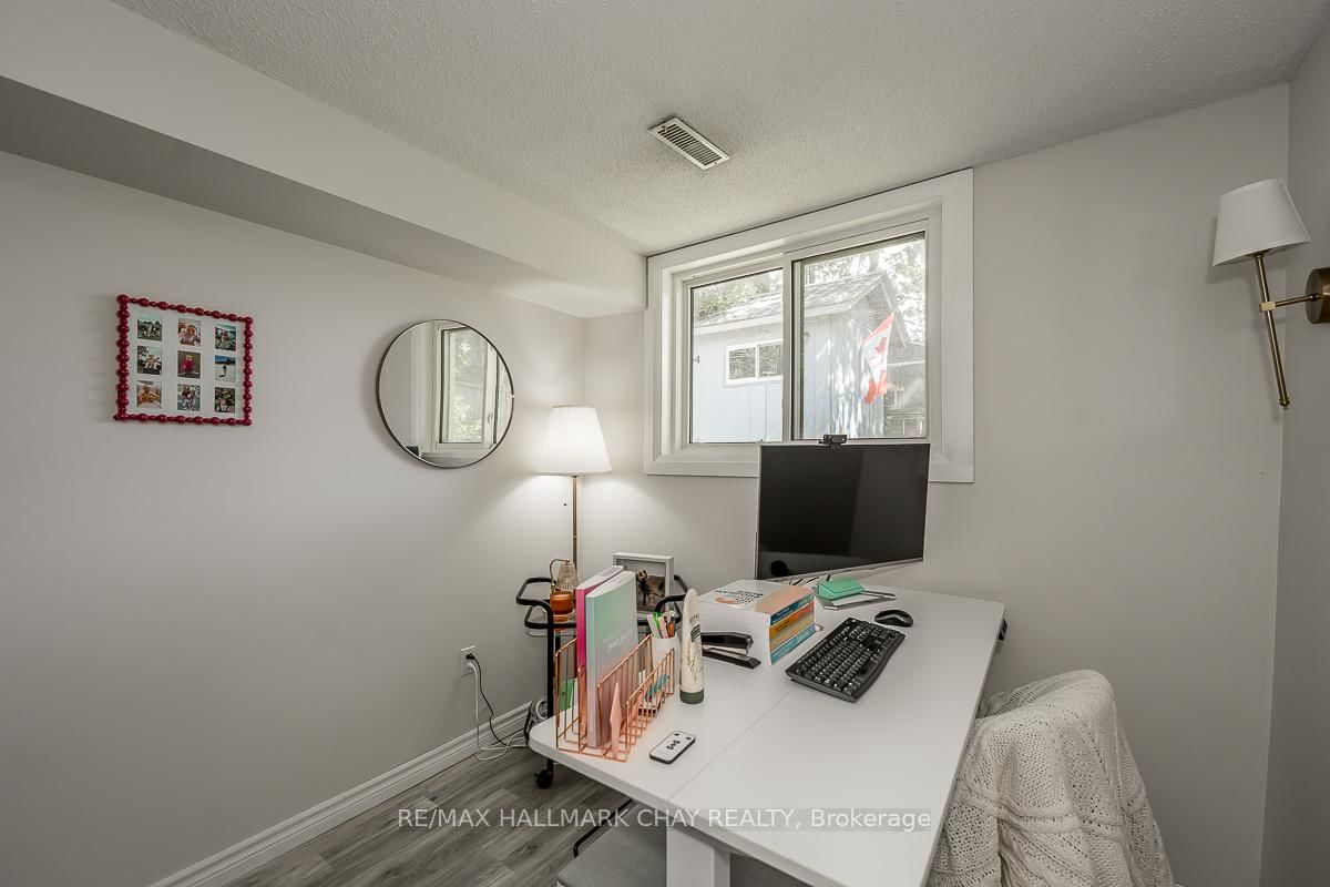 Detached House for sale at 29 Shaw Crescent, Barrie, Ontario, L4N 4Z3 - Letitia Heights - MLS: S12845080