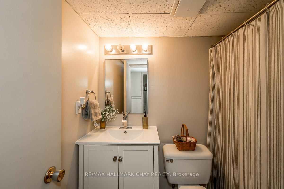 Detached House for sale at 29 Shaw Crescent, Barrie, Ontario, L4N 4Z3 - Letitia Heights - MLS: S12845080