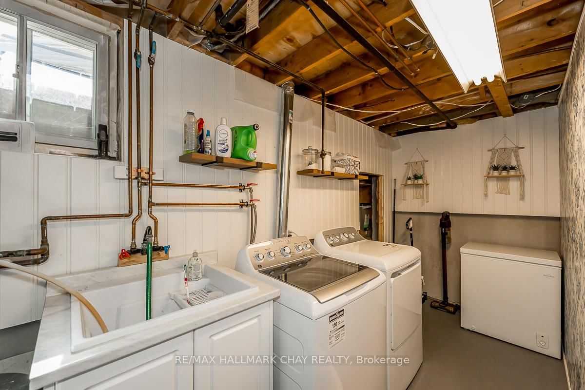 Detached House for sale at 29 Shaw Crescent, Barrie, Ontario, L4N 4Z3 - Letitia Heights - MLS: S12845080