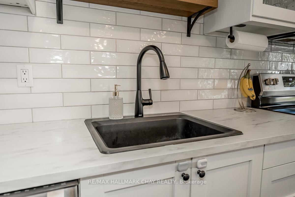 Detached House for sale at 29 Shaw Crescent, Barrie, Ontario, L4N 4Z3 - Letitia Heights - MLS: S12845080