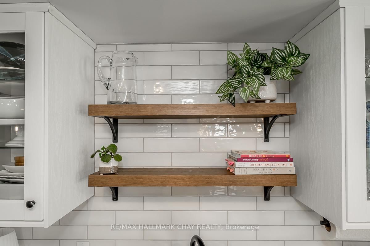 Detached House for sale at 29 Shaw Crescent, Barrie, Ontario, L4N 4Z3 - Letitia Heights - MLS: S12845080