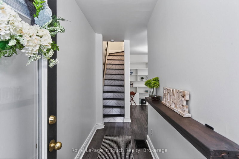 330 Third St, Midland, L4R 3S7 | Image 3