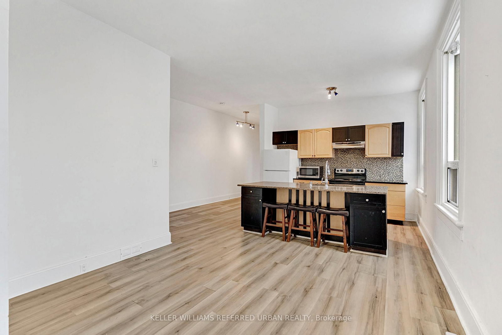 66 Dunlop Street W - Photo 13