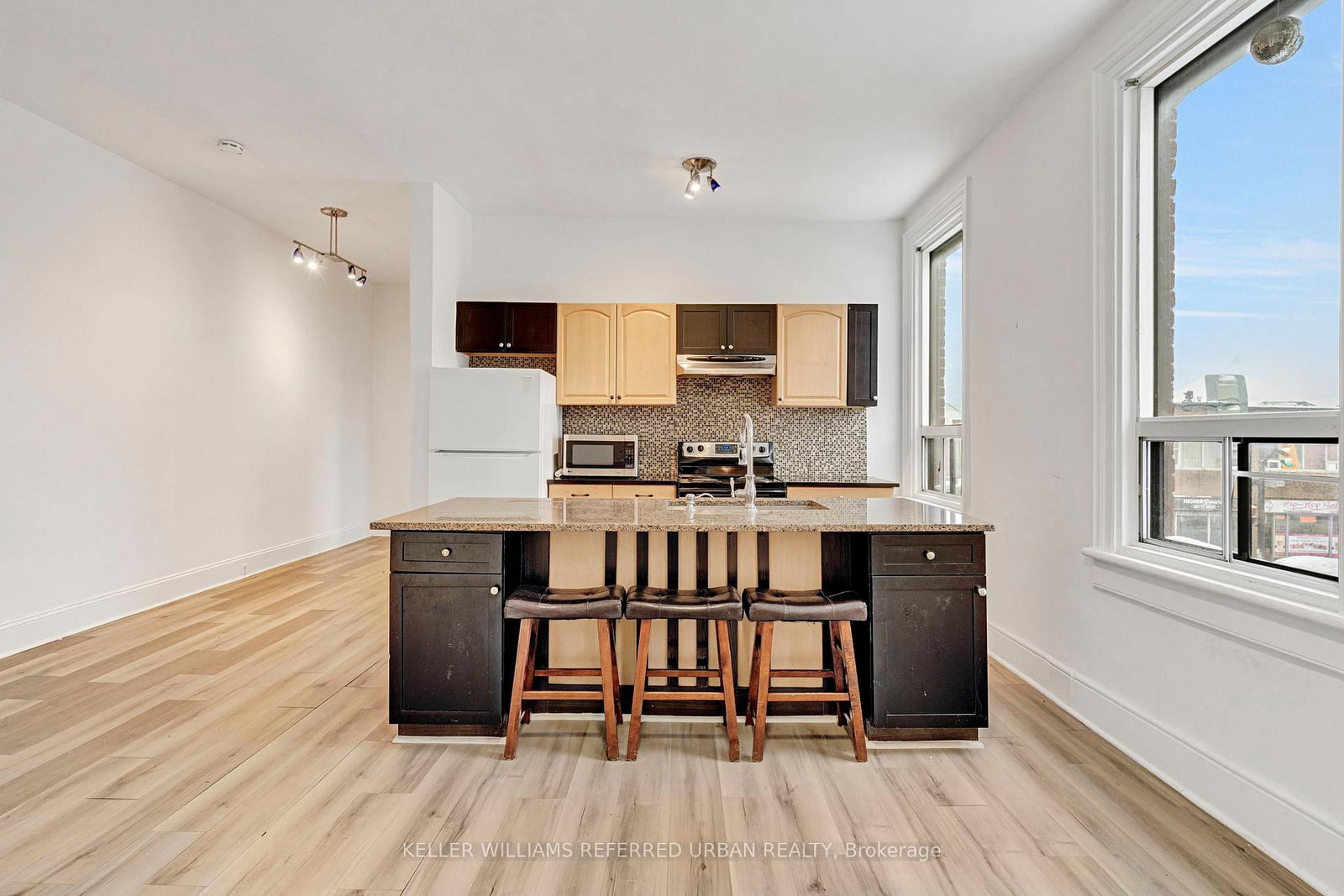 66 Dunlop Street W - Photo 14