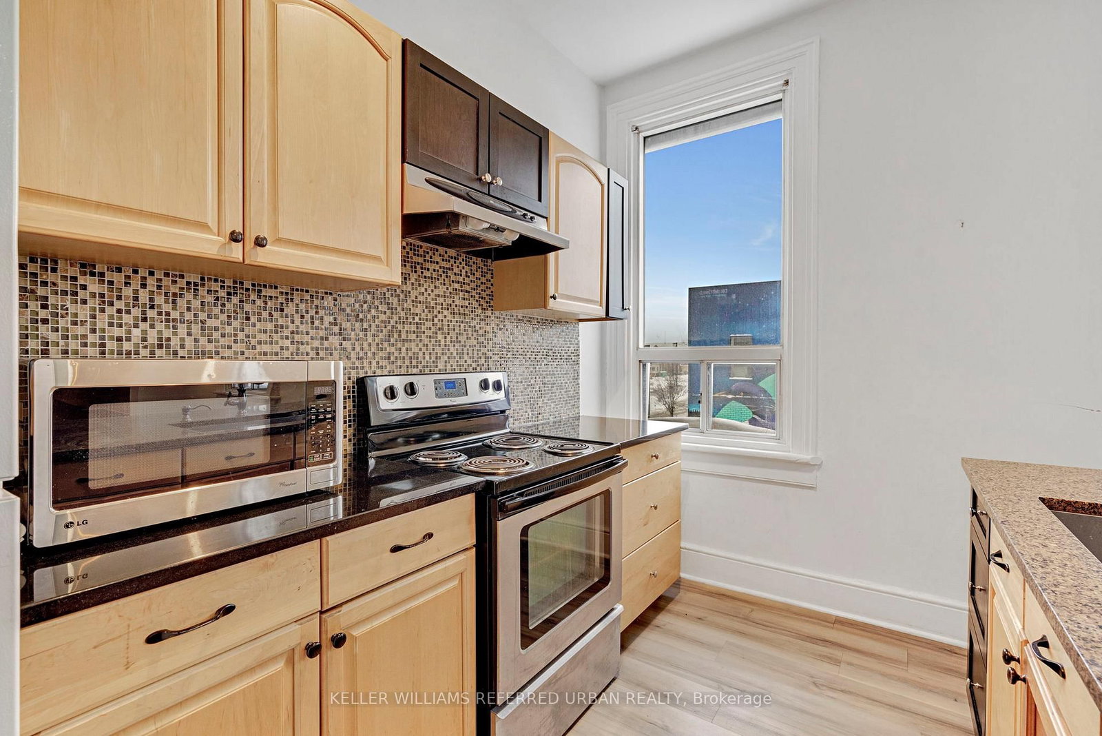 66 Dunlop Street W - Photo 15