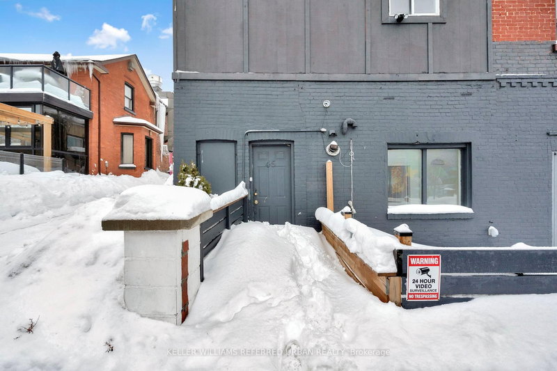 66 Dunlop St W, Barrie, L4N 1A4 | Image 2