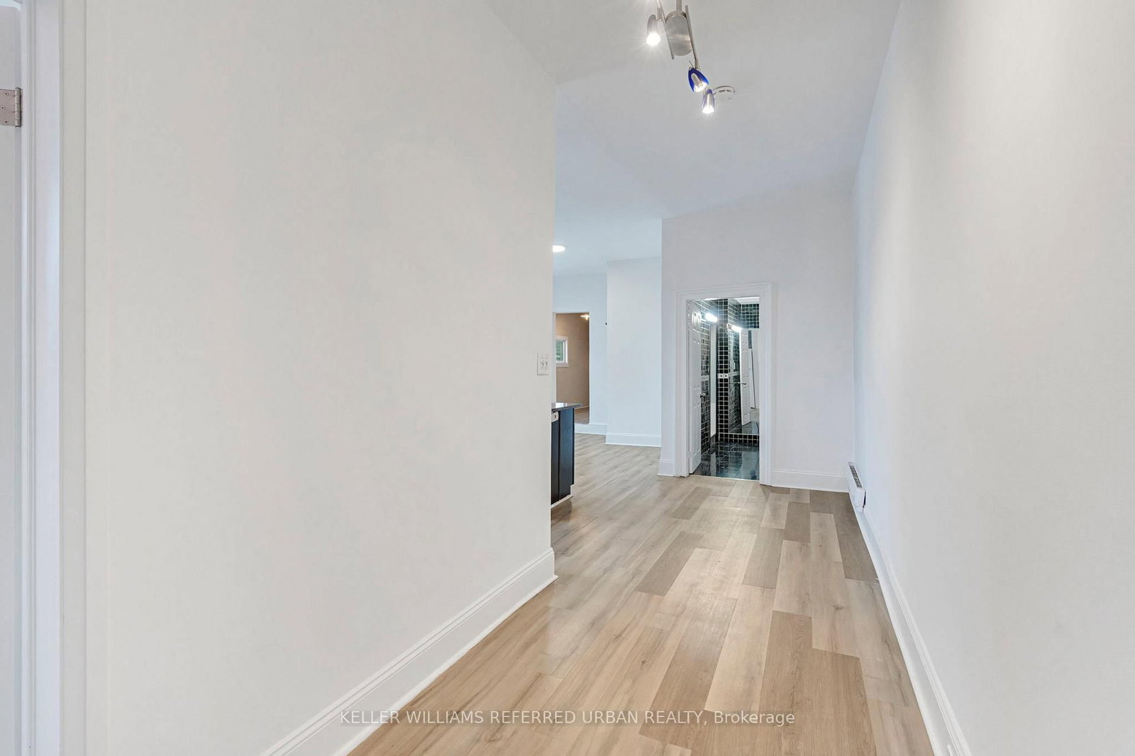 66 Dunlop Street W - Photo 29