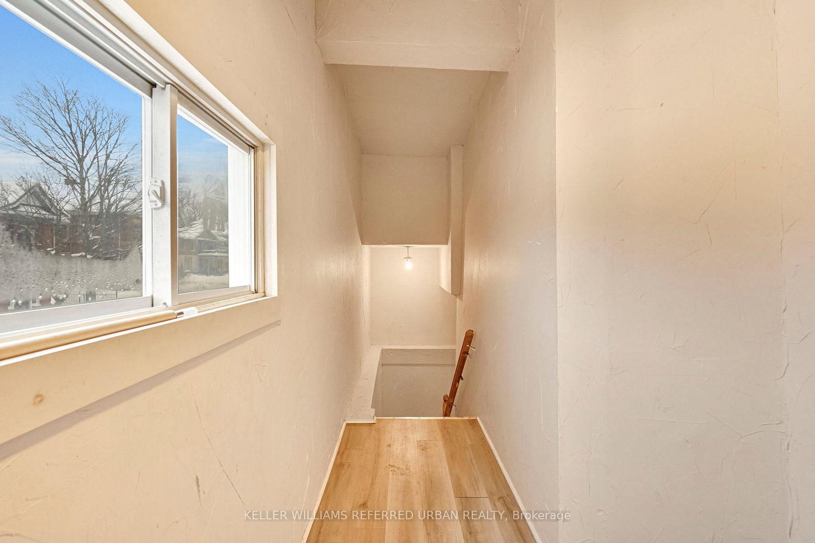 66 Dunlop Street W - Photo 5