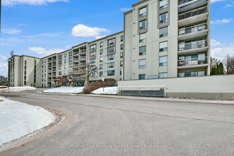312 - 172 Eighth St, Collingwood, L9Y 4T2 | Image 2