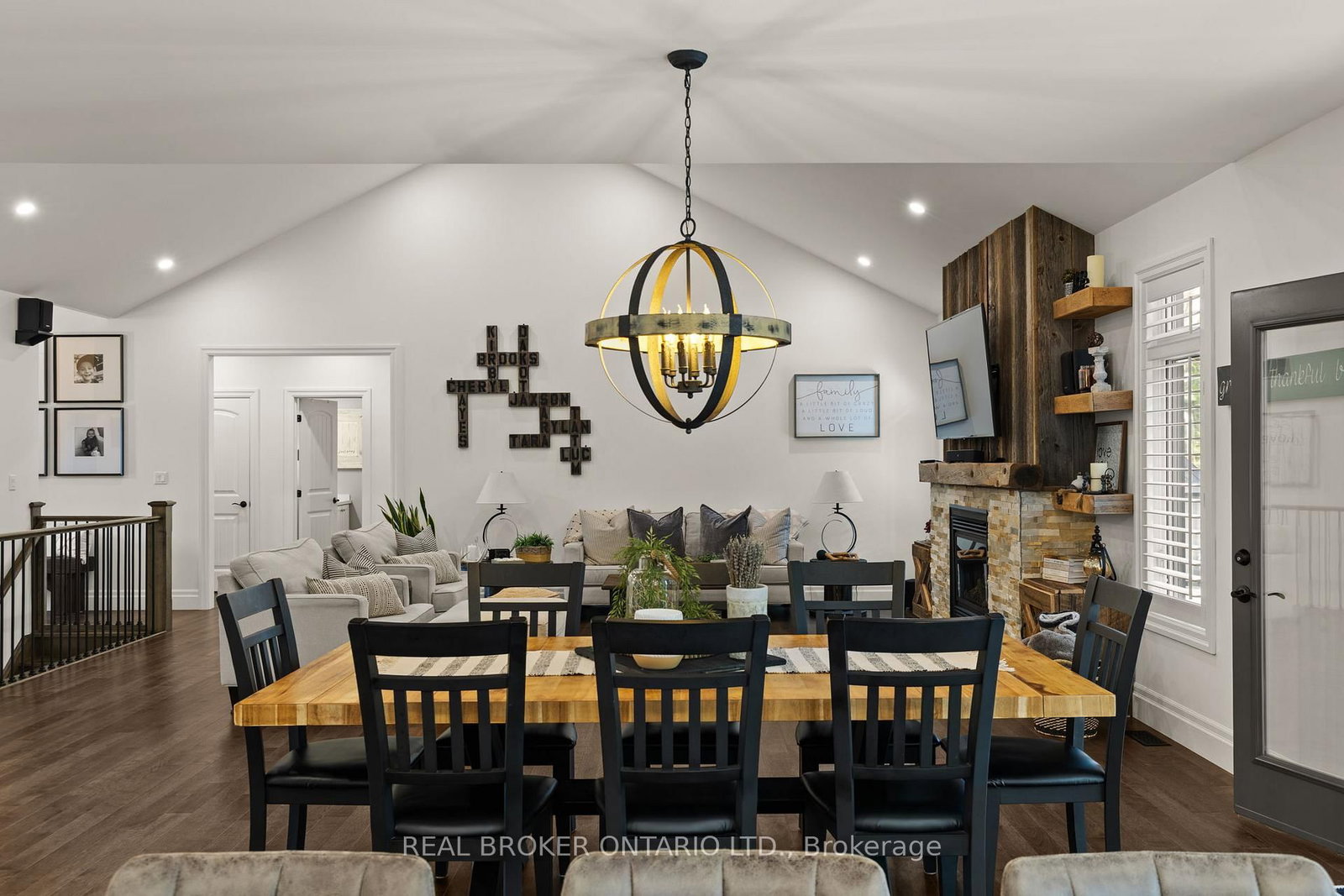 Detached House for sale at 49 Sydenham Trail, Clearview, Ontario, L0M 1H0 - Rural Clearview - MLS: S12851652