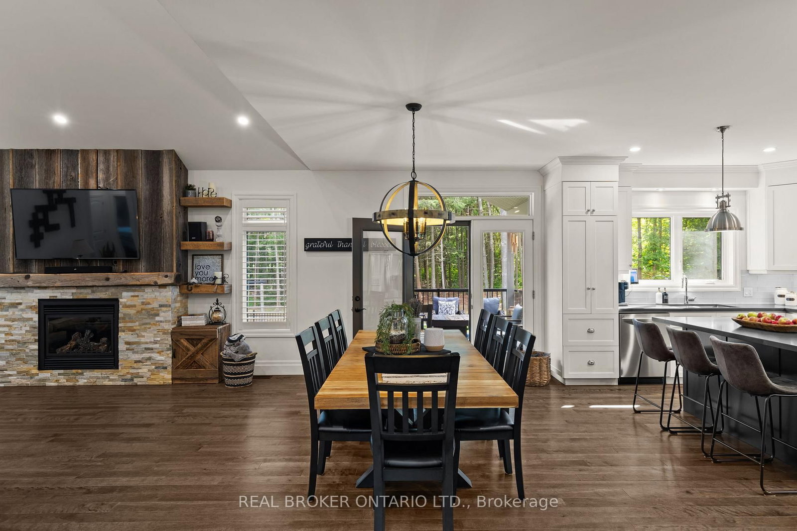 Detached House for sale at 49 Sydenham Trail, Clearview, Ontario, L0M 1H0 - Rural Clearview - MLS: S12851652