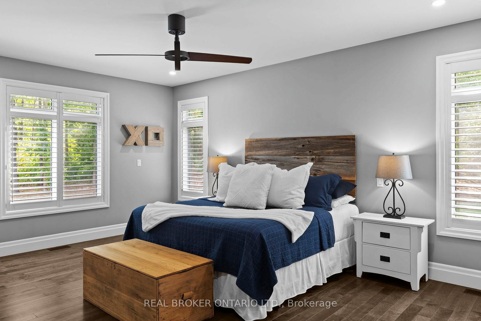 Detached House for sale at 49 Sydenham Trail, Clearview, Ontario, L0M 1H0 - Rural Clearview - MLS: S12851652