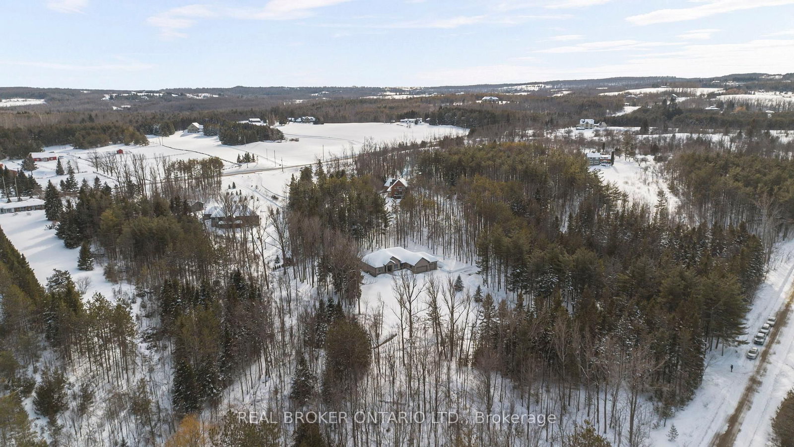 Detached House for sale at 49 Sydenham Trail, Clearview, Ontario, L0M 1H0 - Rural Clearview - MLS: S12851652