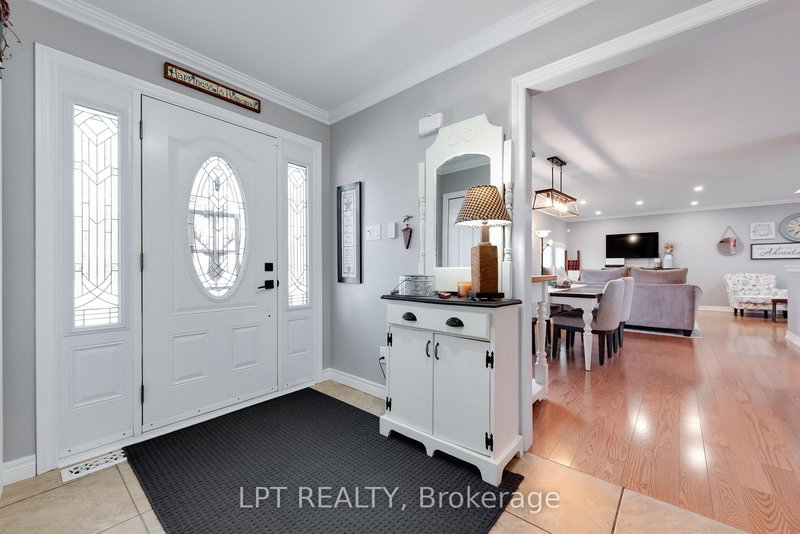 34 Cedar Creek Rd, Springwater, L9X 0P5 | Image 3