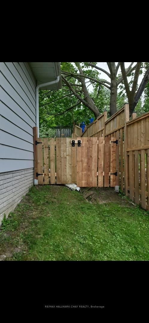 Listing Image 3
