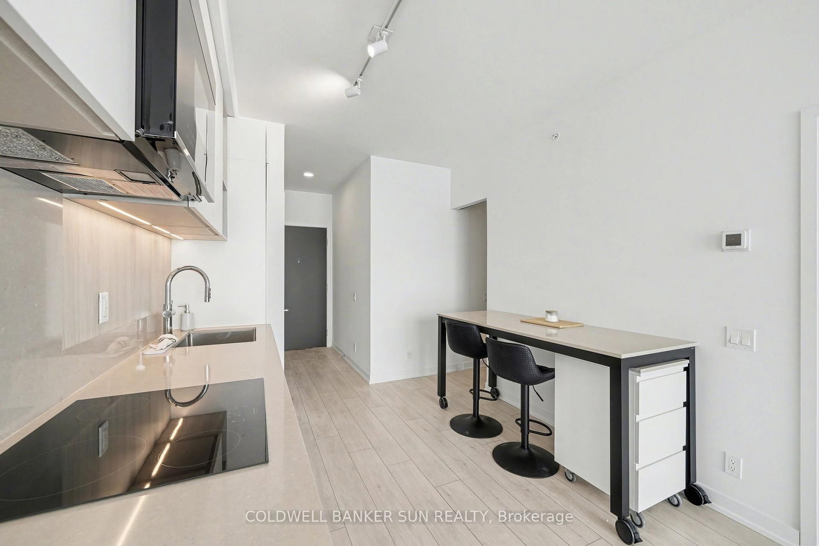 Condo for sale at 2009-39 Mary Street, Barrie, Ontario, L4N 1S9 - City Centre - MLS: S12856166