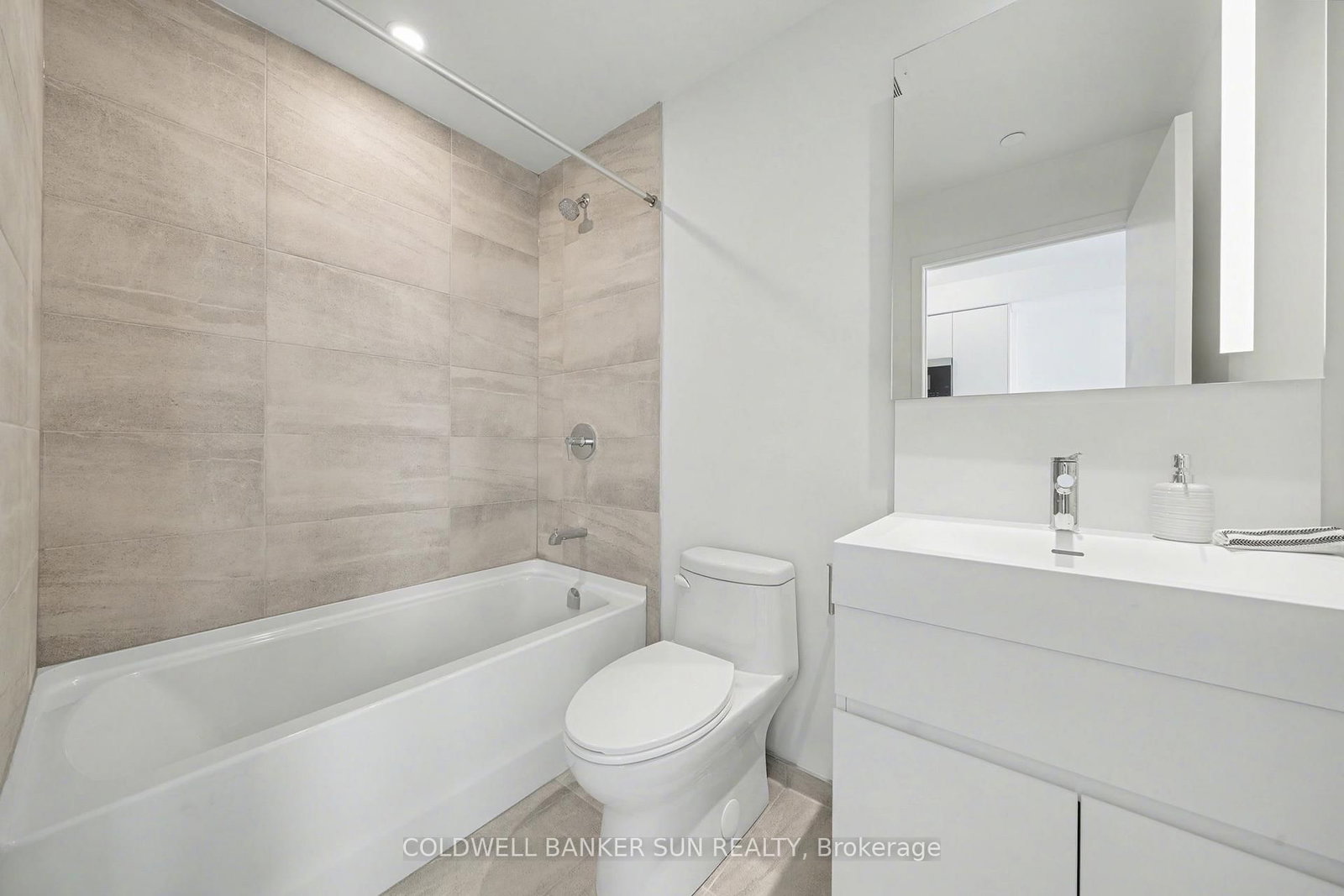 Condo for sale at 2009-39 Mary Street, Barrie, Ontario, L4N 1S9 - City Centre - MLS: S12856166