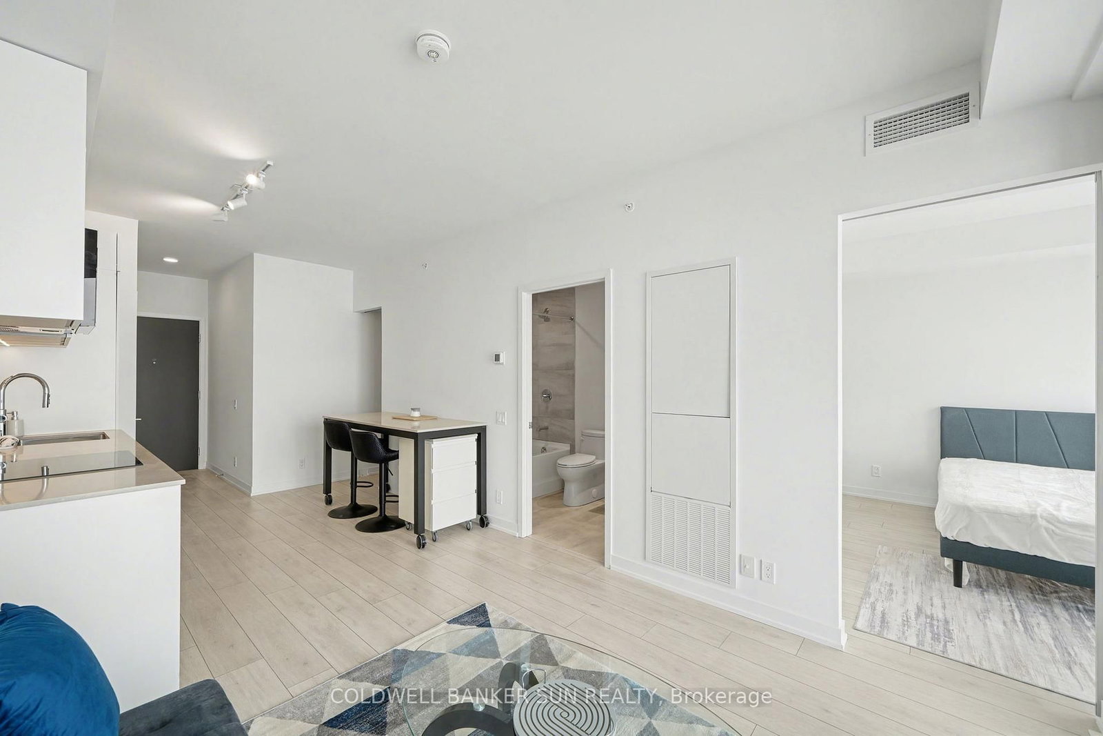 Condo for sale at 2009-39 Mary Street, Barrie, Ontario, L4N 1S9 - City Centre - MLS: S12856166