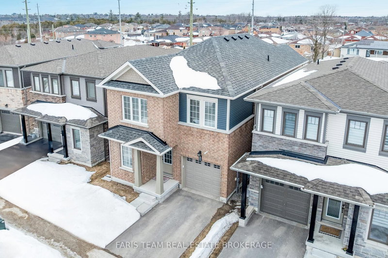 27 Harvest Cres, Barrie, L9J 0T3 | Image 2