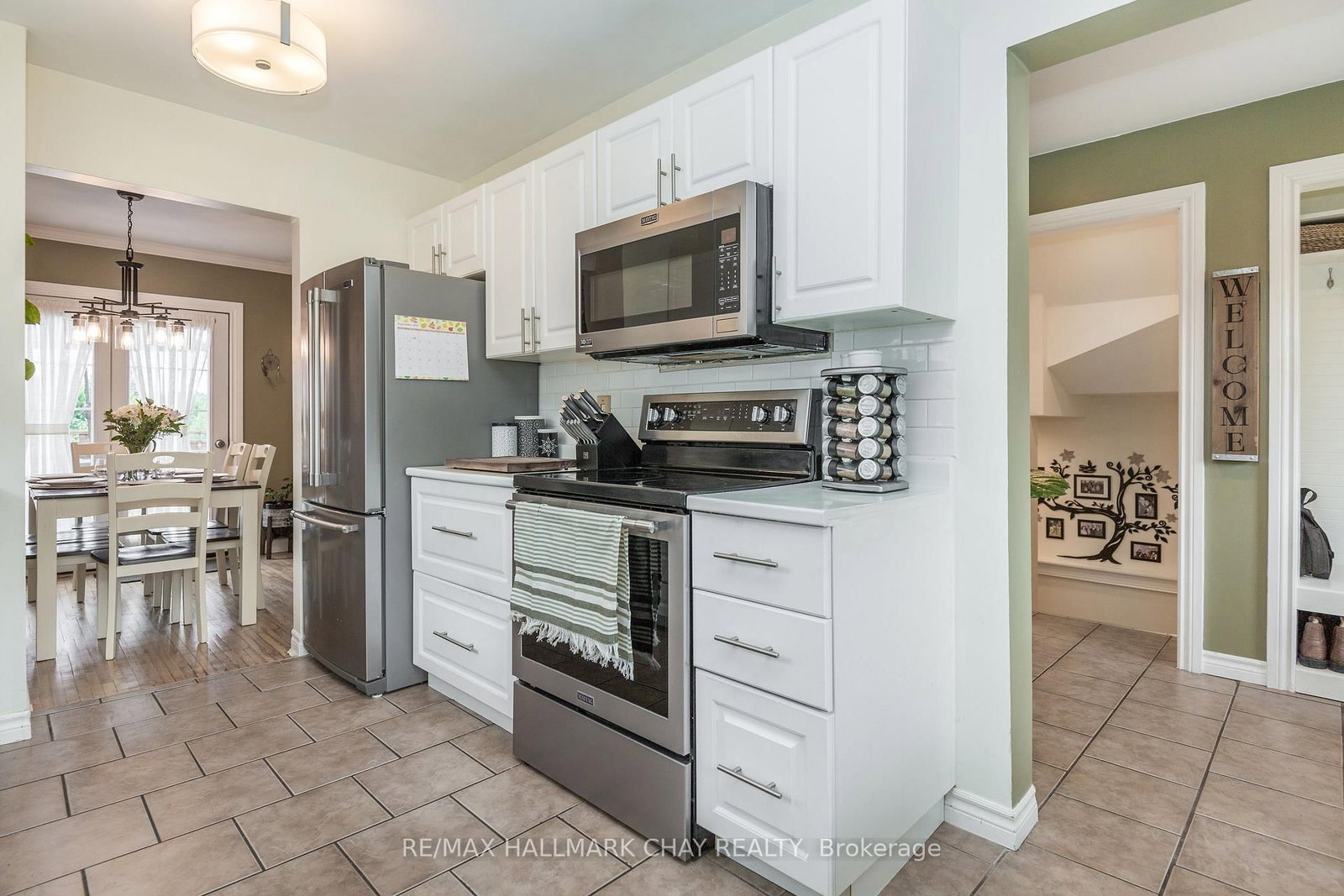 Listing Image 6