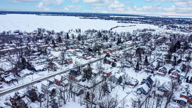 112 Borland Street E