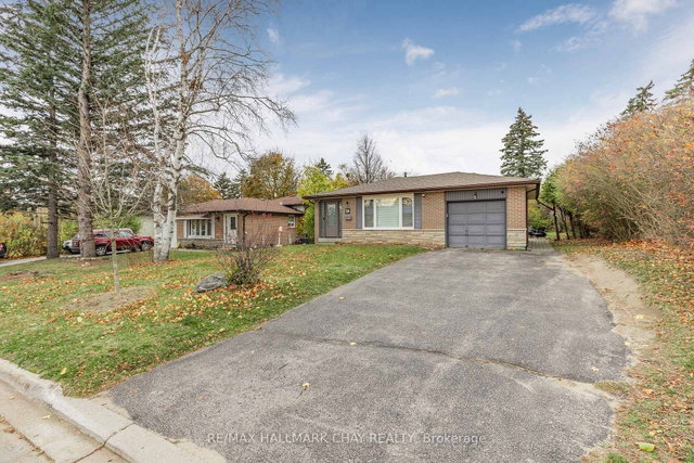 Upper - 26 Roslyn Road