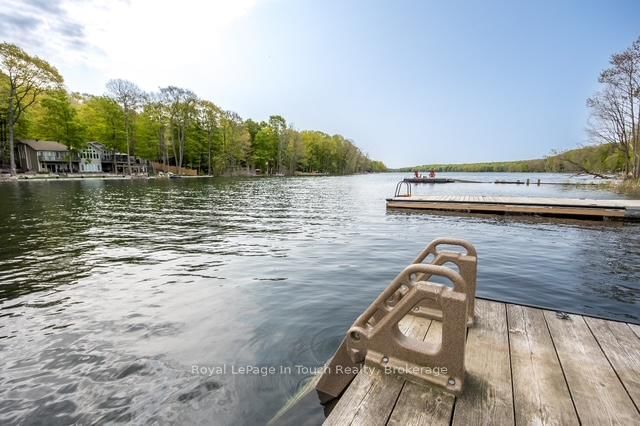157 Farlain Lake Road W