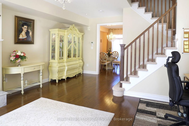 11 WALLY Dr, Wasaga Beach, L9Z 0E4 | Image 2