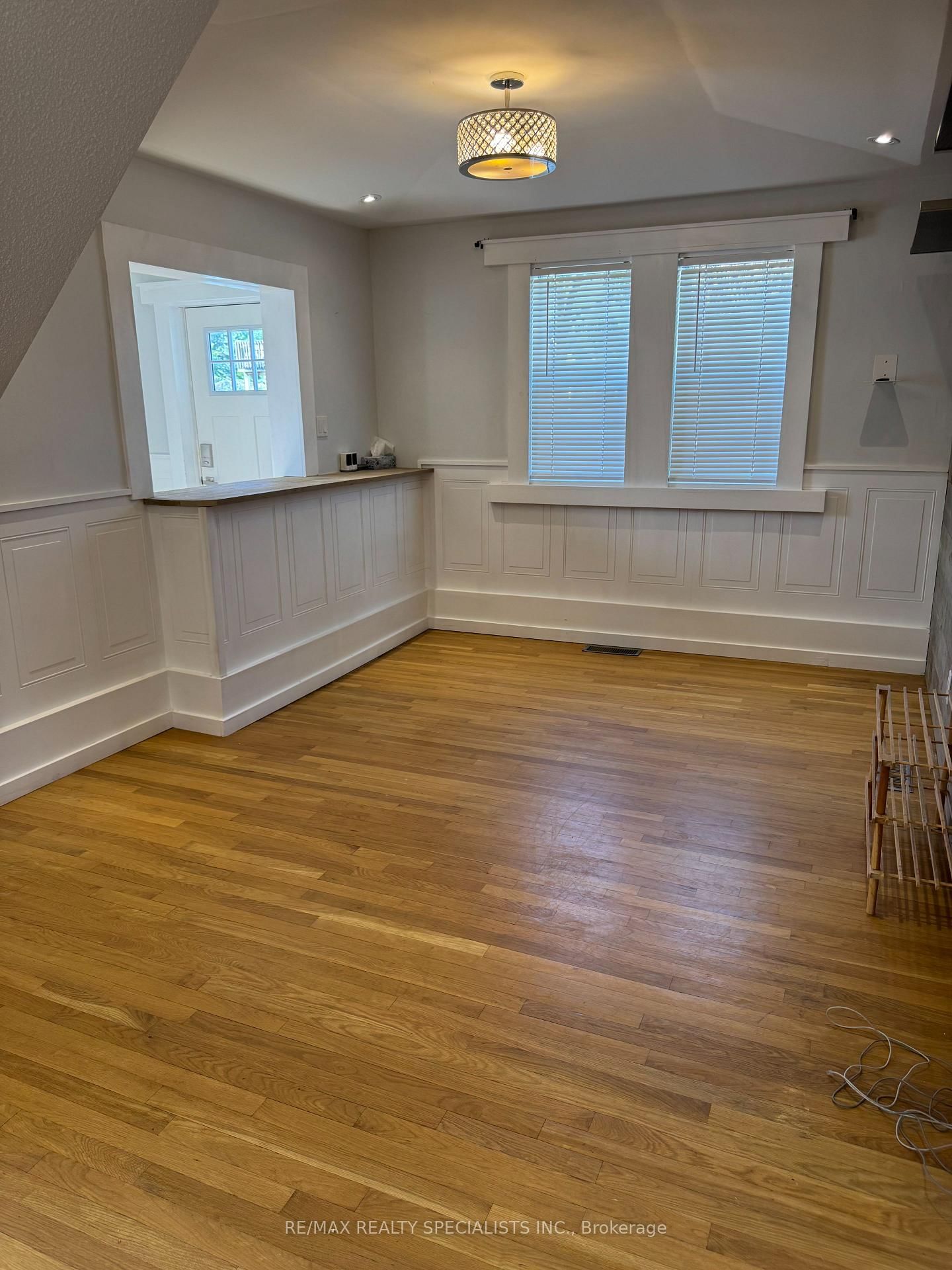 Detached House for sale at 49 Sanford Street, Barrie, Ontario, L4N 3C3 - Sanford - MLS: S12863642