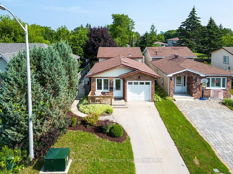 20 LESLIE Dr, Collingwood, L9Y 4P2 | Image 2