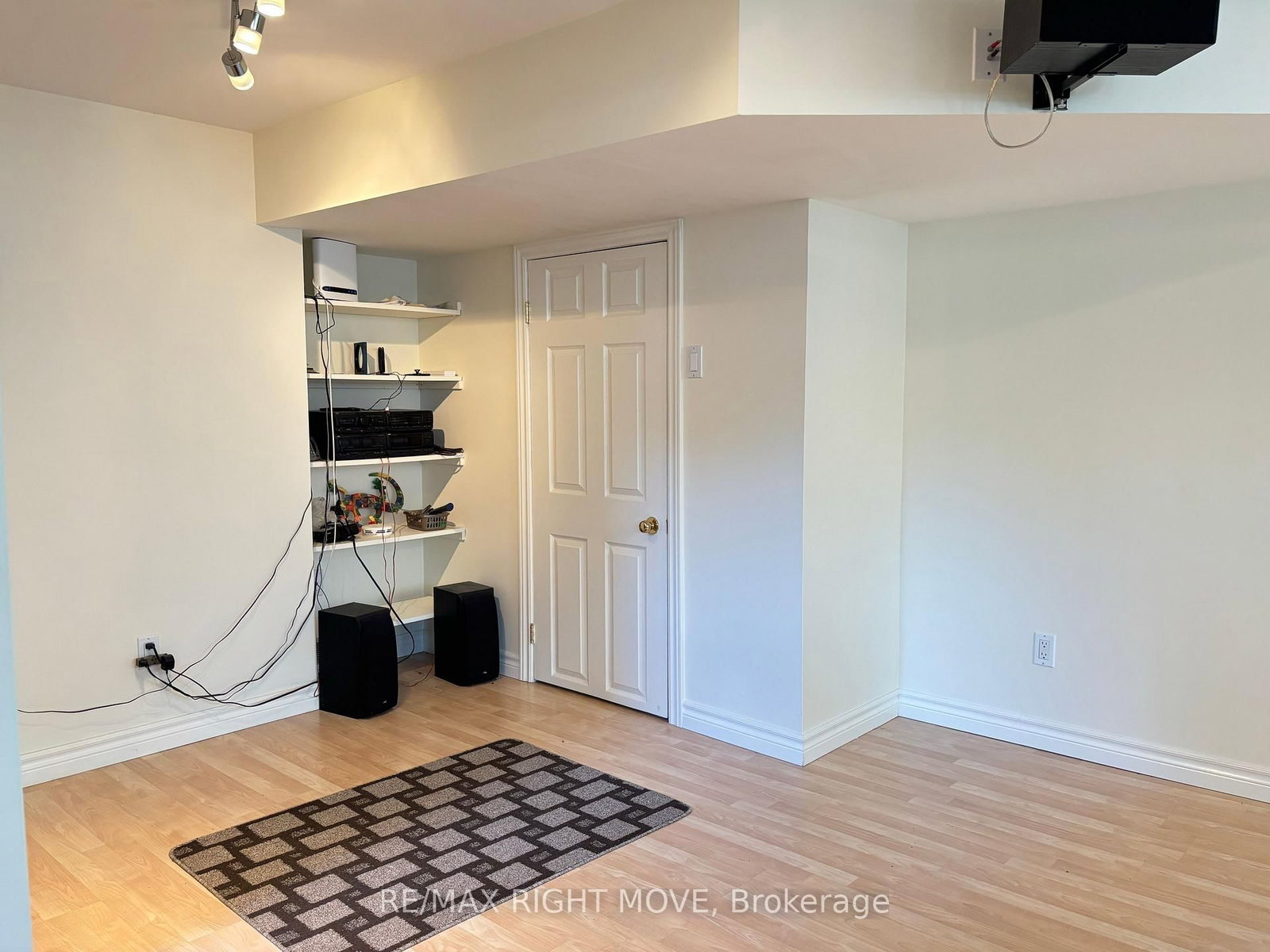 Detached House for sale at 116 Mill Street, Springwater, Ontario, L0L 1V0 - Hillsdale - MLS: S12864944