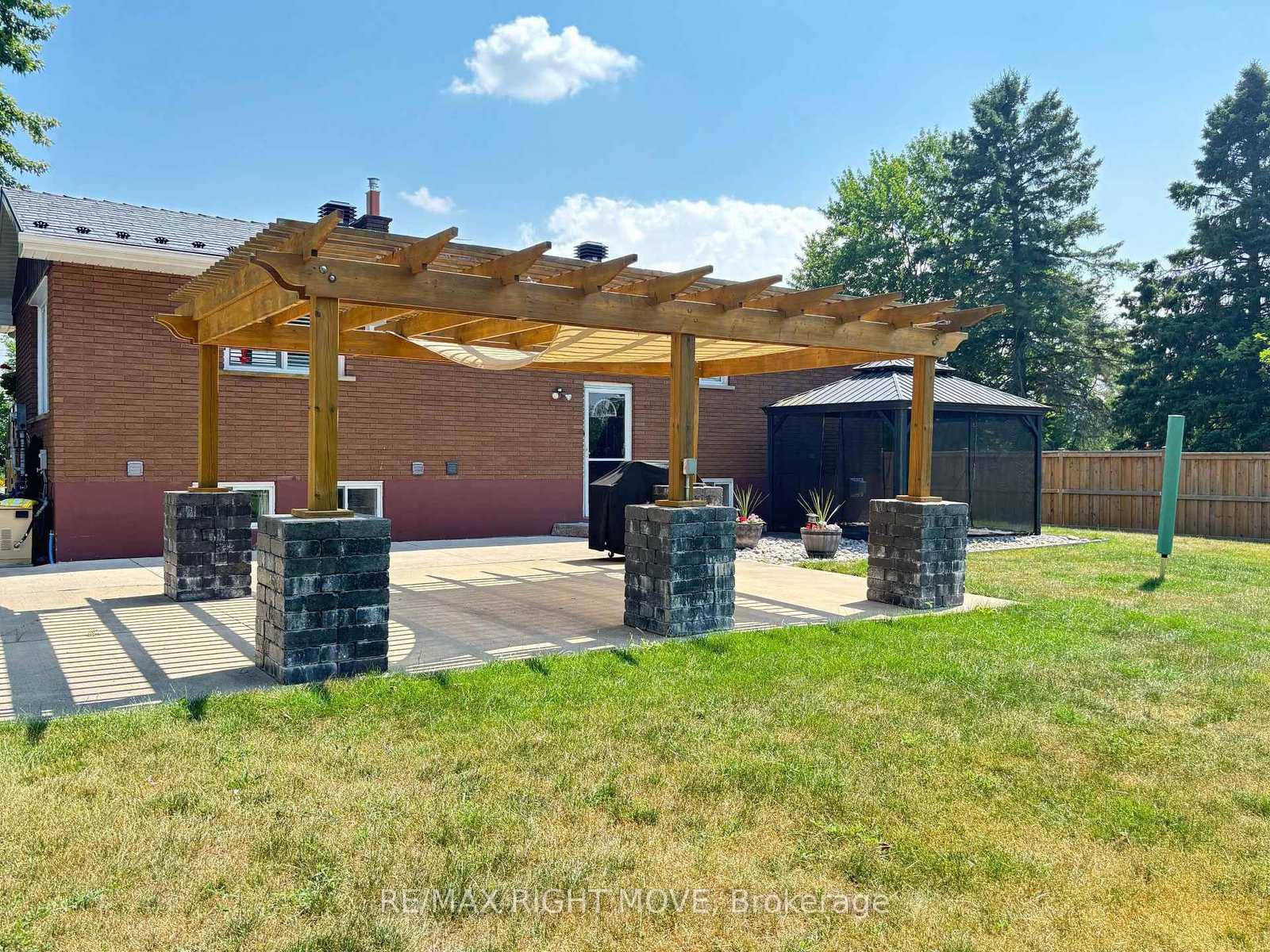 Detached House for sale at 116 Mill Street, Springwater, Ontario, L0L 1V0 - Hillsdale - MLS: S12864944