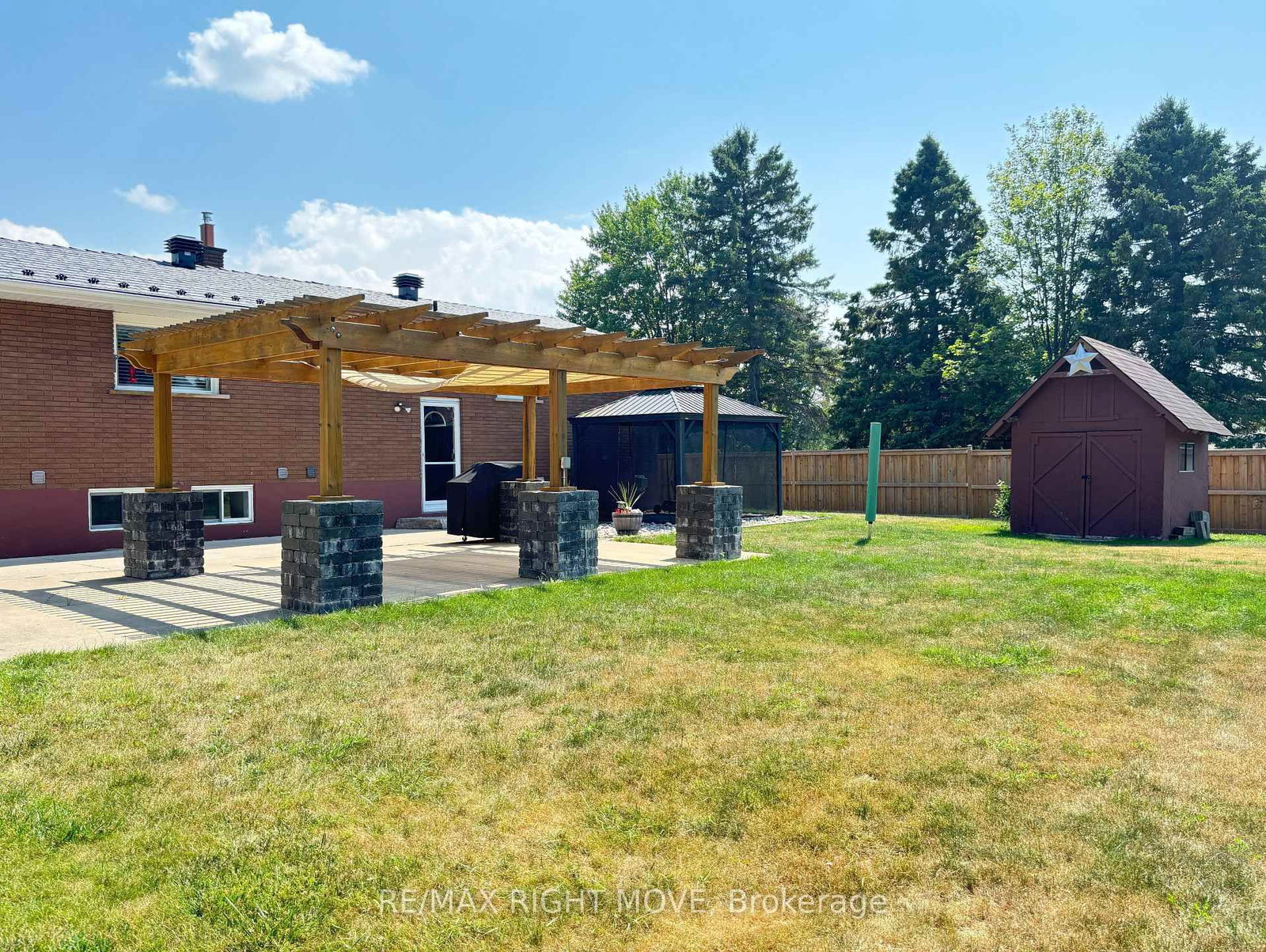 Detached House for sale at 116 Mill Street, Springwater, Ontario, L0L 1V0 - Hillsdale - MLS: S12864944