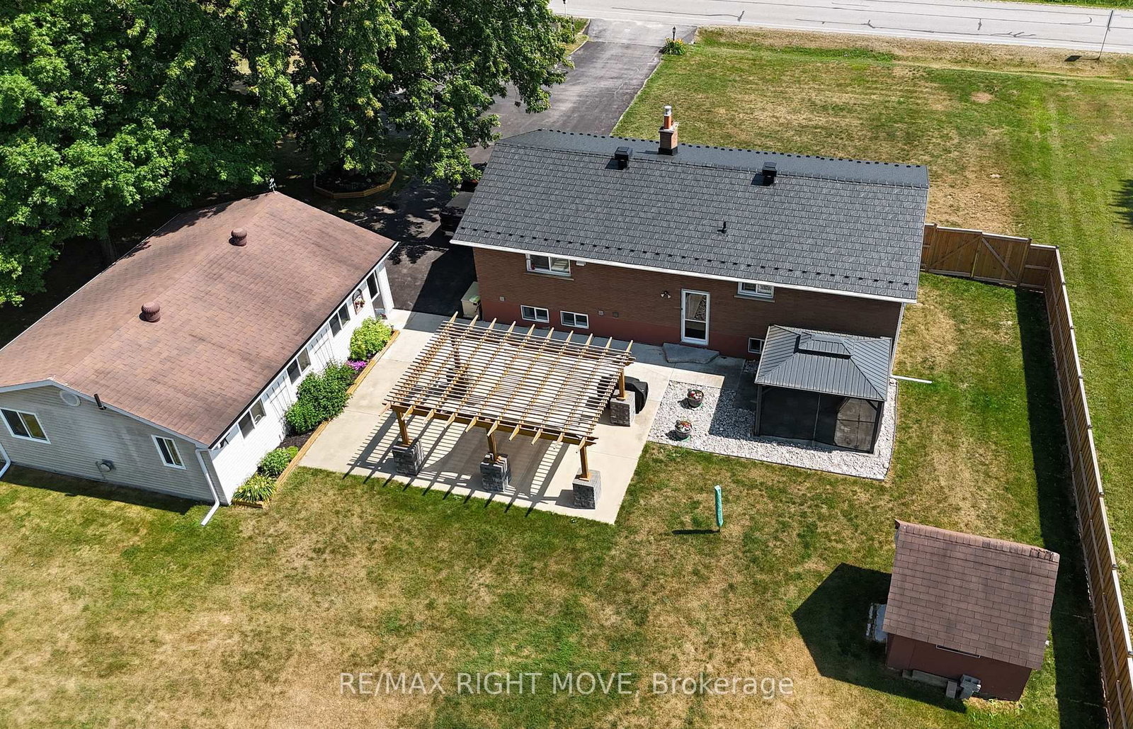 Detached House for sale at 116 Mill Street, Springwater, Ontario, L0L 1V0 - Hillsdale - MLS: S12864944