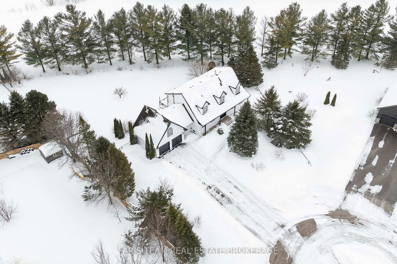 3 Matthew Crt, Wasaga Beach, L9Z 1J5 | Image 2