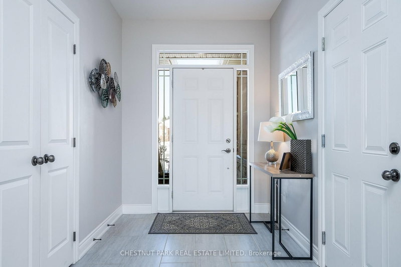 15 Patchell Crt, Springwater, L0L 1P0 | Image 3