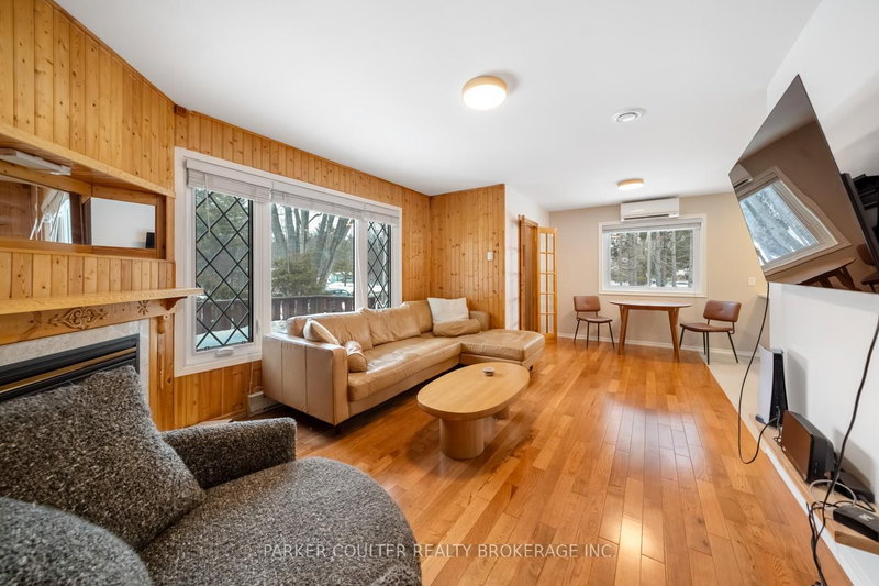 8020 Park Lane Cres, Severn, L0K 2B0 | Image 3