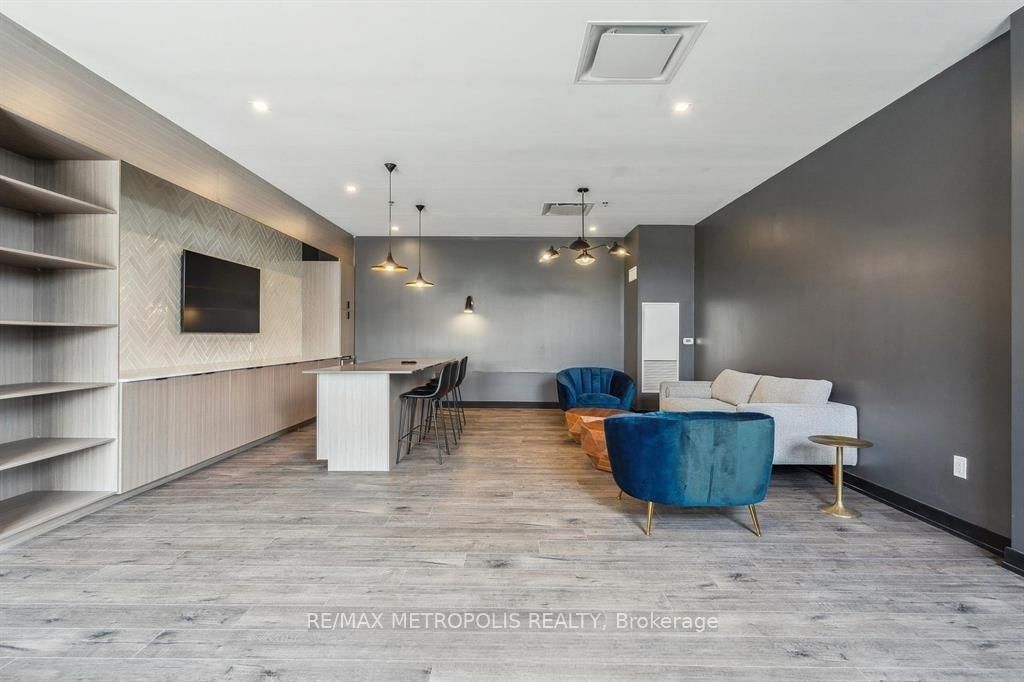 Condo for sale at 422-430 Essa Road, Barrie, Ontario, L9J 0M1 - Holly - MLS: S12868076