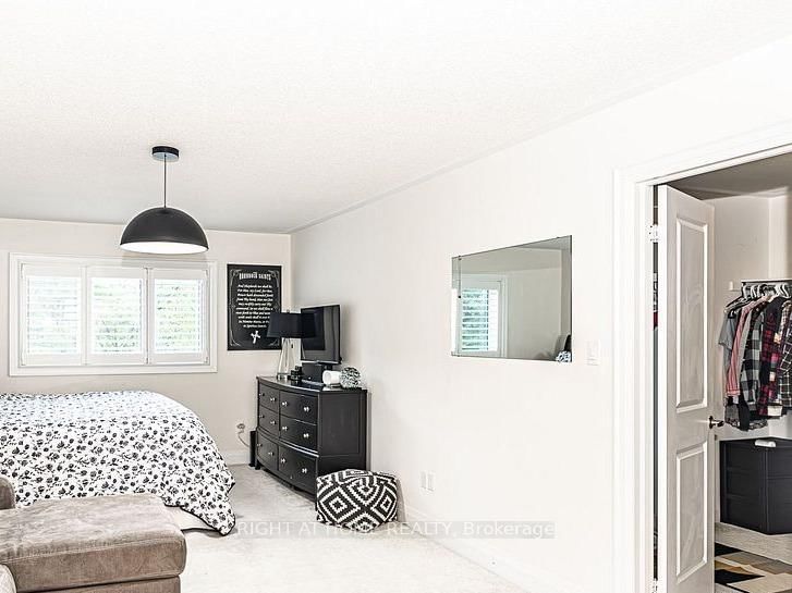 Detached House for sale at 37 Muirfield Drive, Barrie, Ontario, L4N 5S4 - Holly - MLS: S12868252